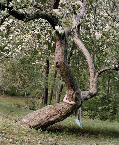 nude art girls|Jocelyn Lee’s Painterly Portraits of Nudes Immersed in Nature